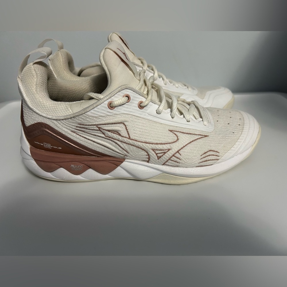Mizuno Wave Luminous Women's Athletic Shoes